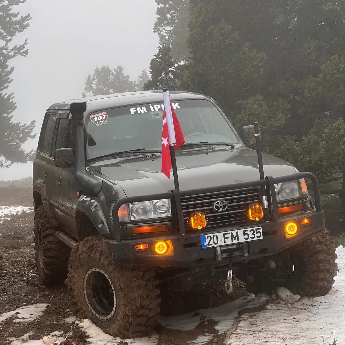 Level & Flag Antenna